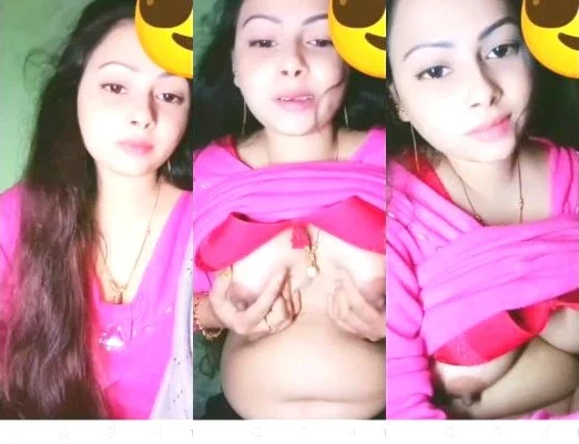 Desi Hot Girl Shows Boobs Video