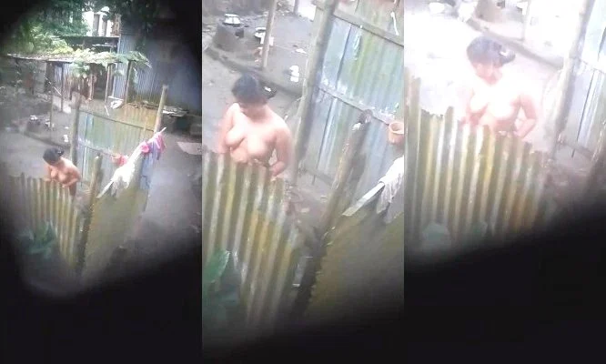 Desi Vlg Girl OutDoor Bathing Capture Viral Video