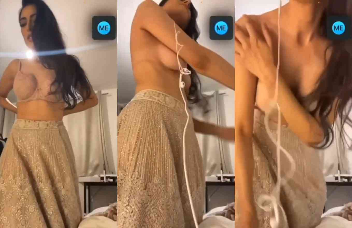 Sexy Slim Girl Showing Her Boobs Viral Video